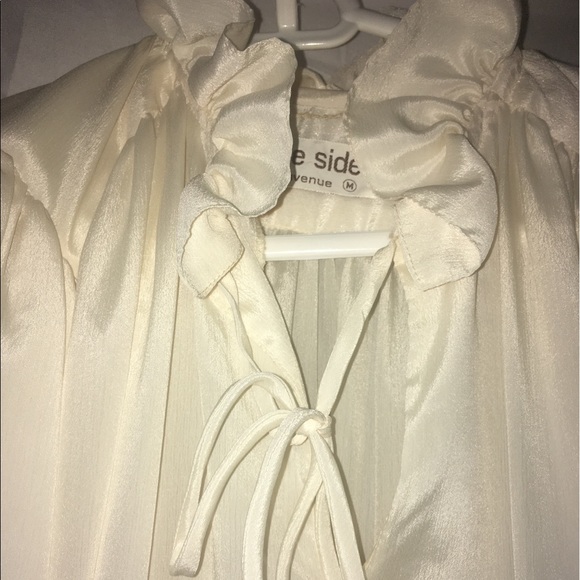 Beautiful VINTAGE Comfy Creamy-White Nightgown - Picture 3 of 8